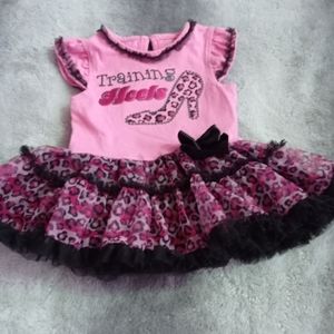 * 5 for 25 $ * Dress 6-12 months